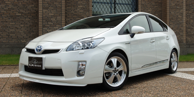 PRIUS (30系前期)