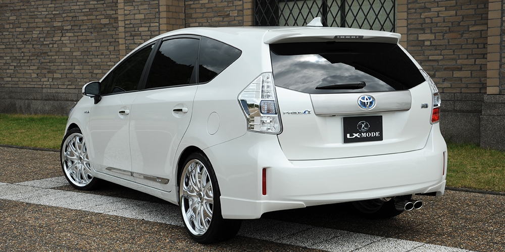 PRIUS α (40系前期)